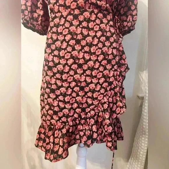 Nasty Gal Collection V Neck Rose Floral Puff Sleeve Ruffle Mini Wrap Dress - Picture 10 of 12